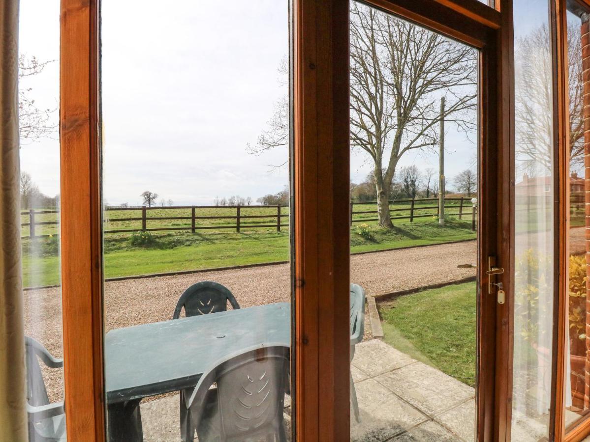 Pear Tree Villa Wood Norton Eksteriør billede
